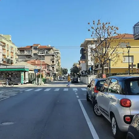 Apartamento Civico 38. Vista Mare, Modernita E Confort A Soli 2 Minuti A Piedi Dalla Spiaggia. Montesilvano Marina