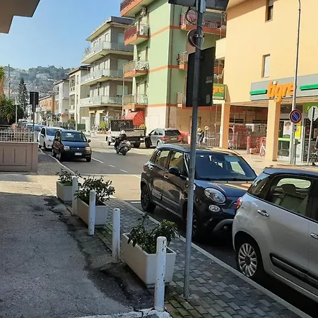 Apartamento Civico 38. Vista Mare, Modernita E Confort A Soli 2 Minuti A Piedi Dalla Spiaggia.